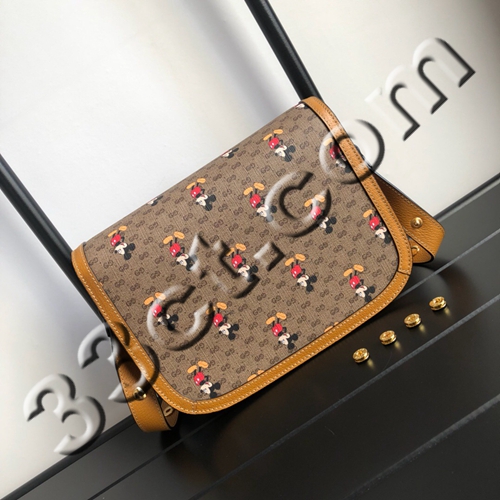 グッチバッグ背面デザイン